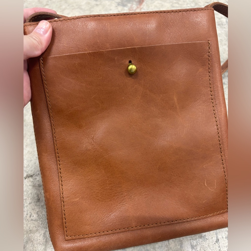 Madewell Slim Brooklyn Leather Crossbody Bag in Saddle Brown
